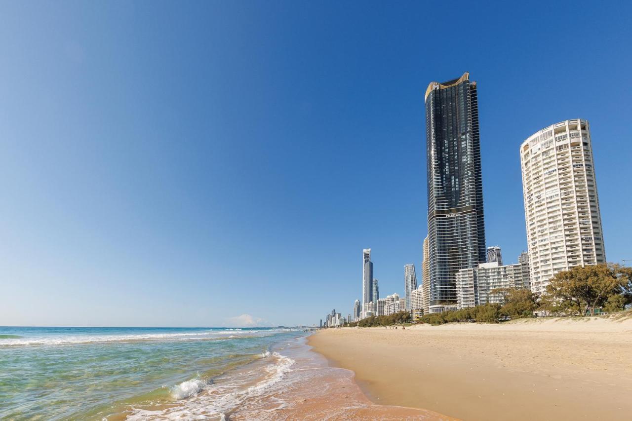 Meriton Suites Surfers Paradise Голд-Кост Экстерьер фото The Gold Coast skyline