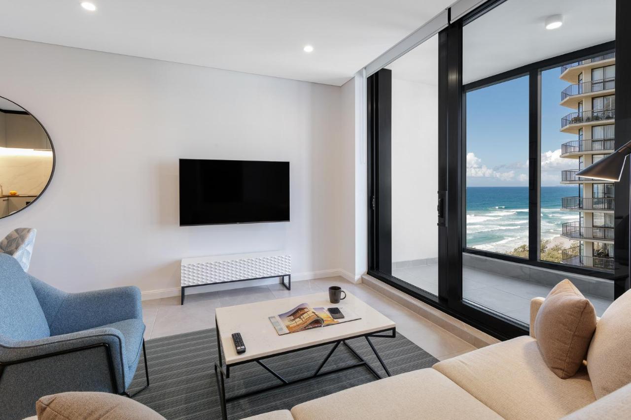 Meriton Suites Surfers Paradise Голд-Кост Экстерьер фото A living room in a modern apartment in Perth, Australia.